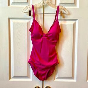 HOT PINK JANTZEN SWIM SUIT FULLY LINED WITH CUPS SIZE 10